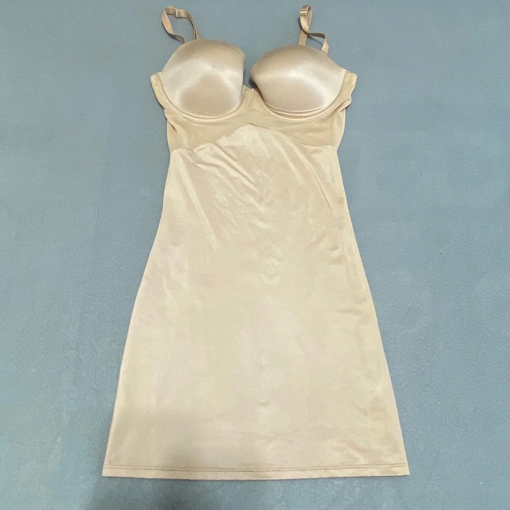 Star Power by Spanx Nude‎ Full Body Slip Shapewear Underwire 34C SS2715 Beige